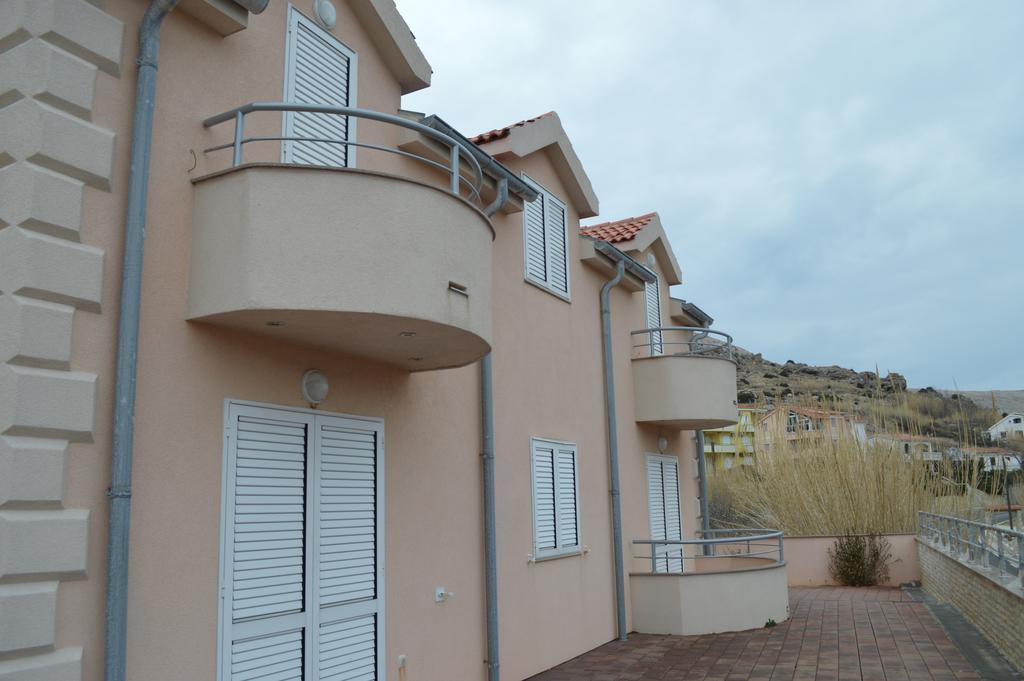 Apartments Matej Pag Town Εξωτερικό φωτογραφία