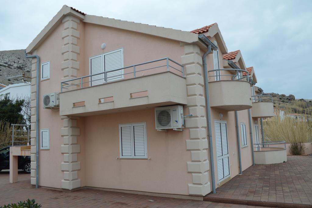 Apartments Matej Pag Town Εξωτερικό φωτογραφία