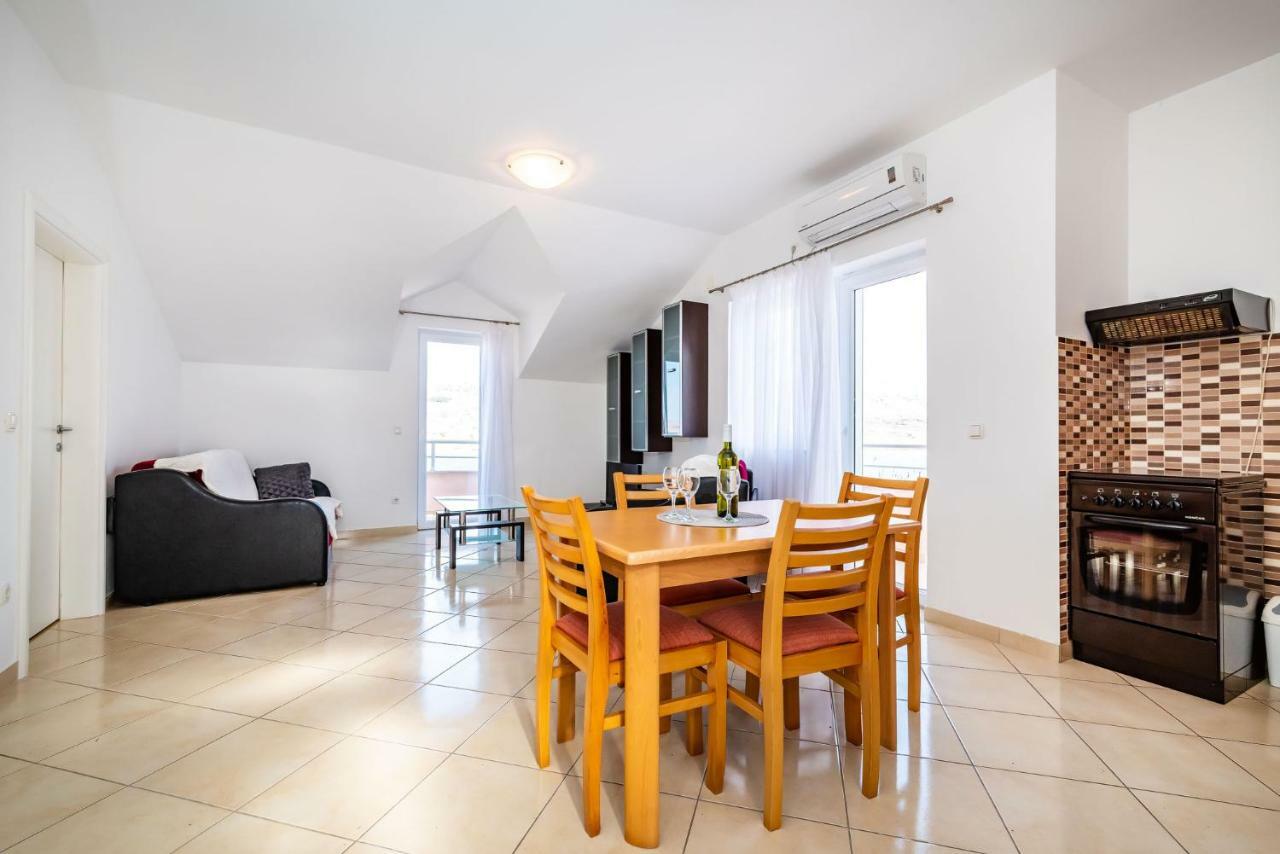 Apartments Matej Pag Town Εξωτερικό φωτογραφία