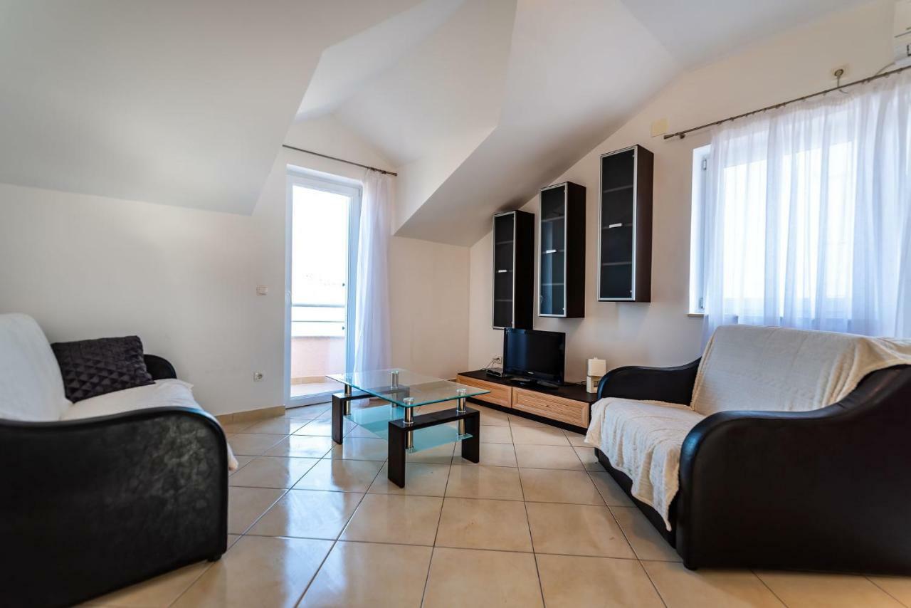 Apartments Matej Pag Town Εξωτερικό φωτογραφία